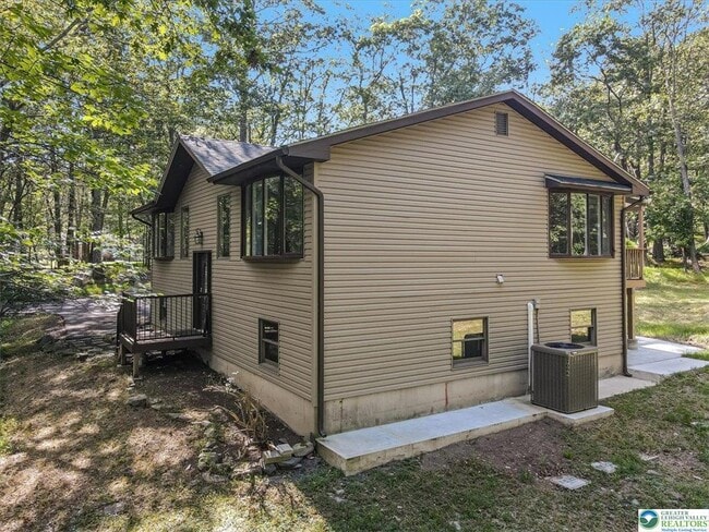 Photo - 115 White Oak Ct