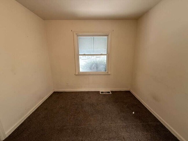 Photo - 3-BED, 1 BATH BEAUTIFUL SINGLE- FAMILY HOME IN MAPLE HEIGHTS!