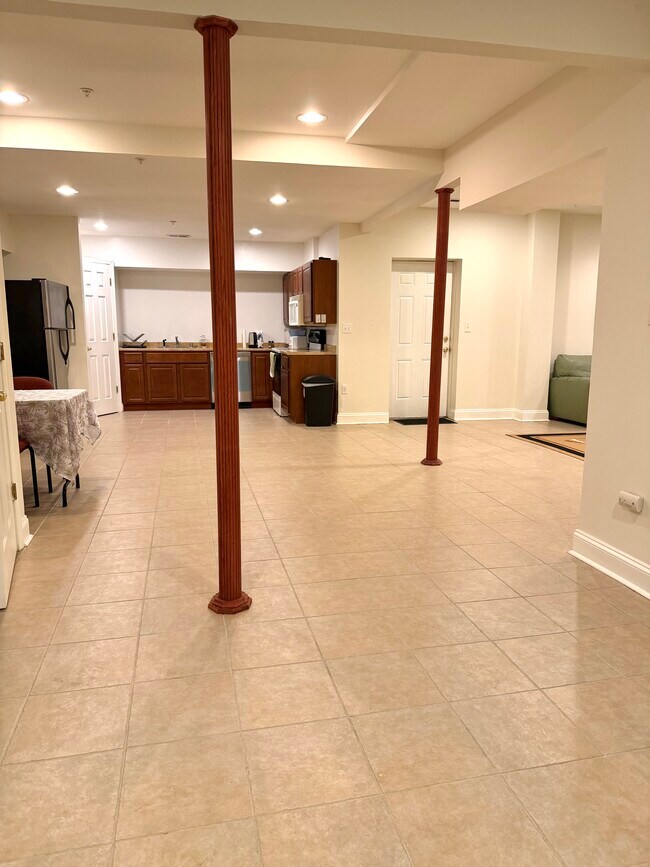 Photo - 13704 Old Columbia Pike Unit Lower level