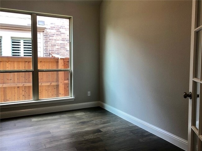 Photo - 2008 Artesia Blvd