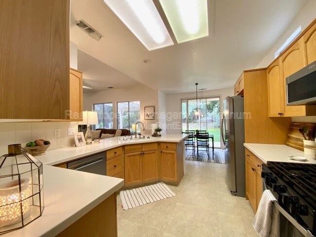 Photo - 4872 N Crestmoor Ave