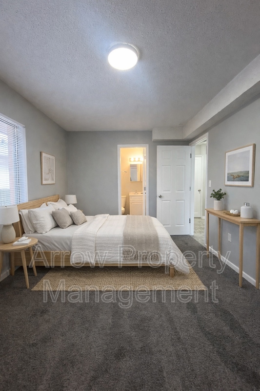 Photo - 1119 E St Unit 2