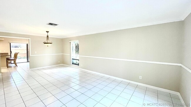 501 Sandtree Dr
