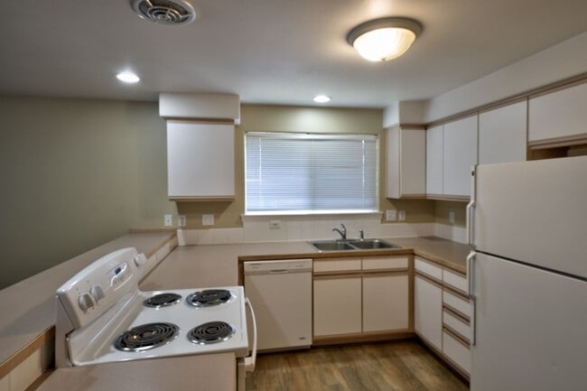 Photo - 1725 SW Forest Ridge Ave Unit B