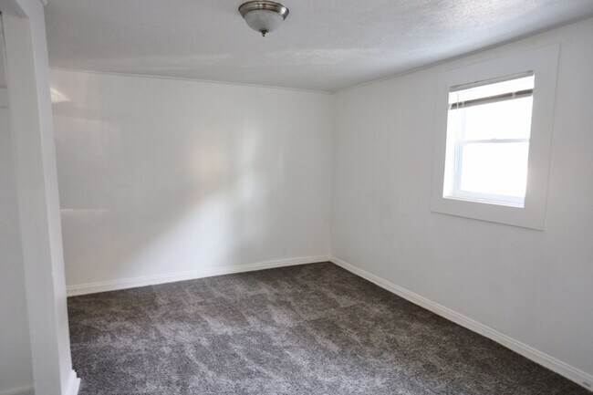 Photo - 1000 Jennette Ave NW