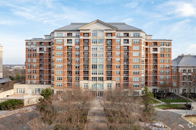 Frente - The Mercer Condominium