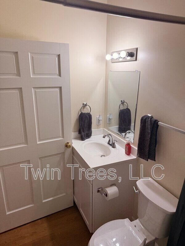 Photo - 5942 Lonas St