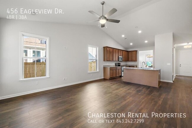 Photo - 456 Eagleview Dr