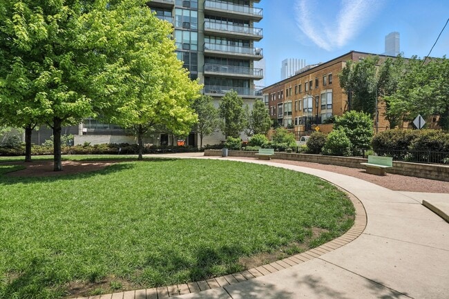Photo - 670 W Wayman St Unidad 1905