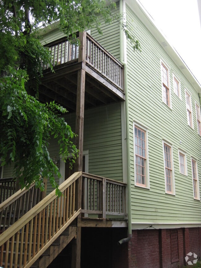 Building Photo - DOWNTOWN/SCAD-NEAR FORSYTH PARK Rental