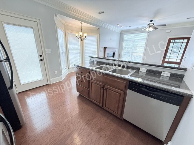 135 Fallsgrove Dr