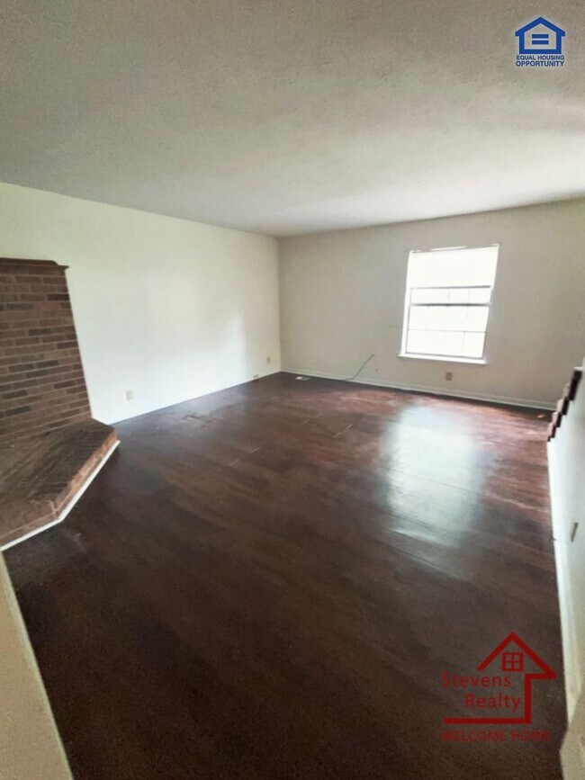 Photo - 402 Oriole Dr