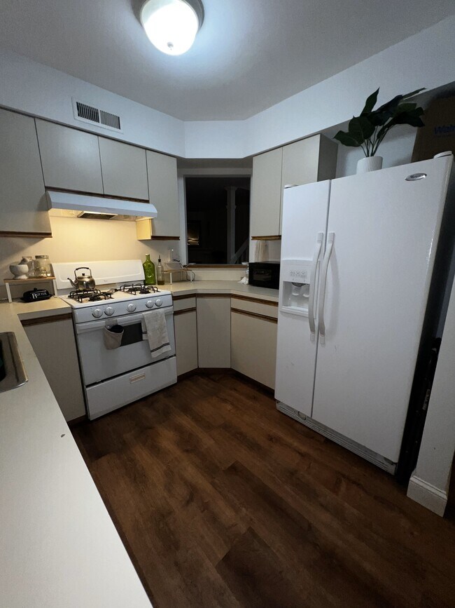 Photo - 10 Country Walk Unit Country Walk 10