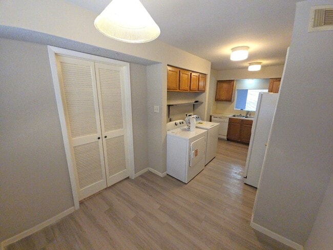 Photo - 15625 Weldon Dr