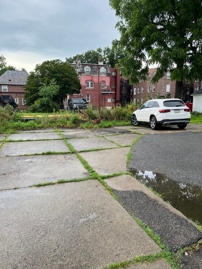 Photo - 317 S River St