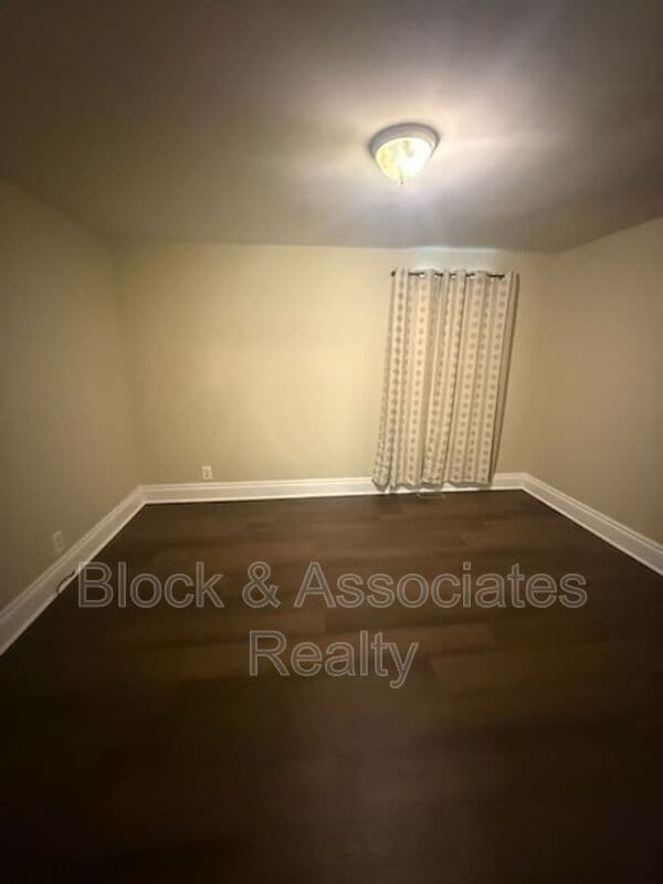 Photo - 1214 S Main St