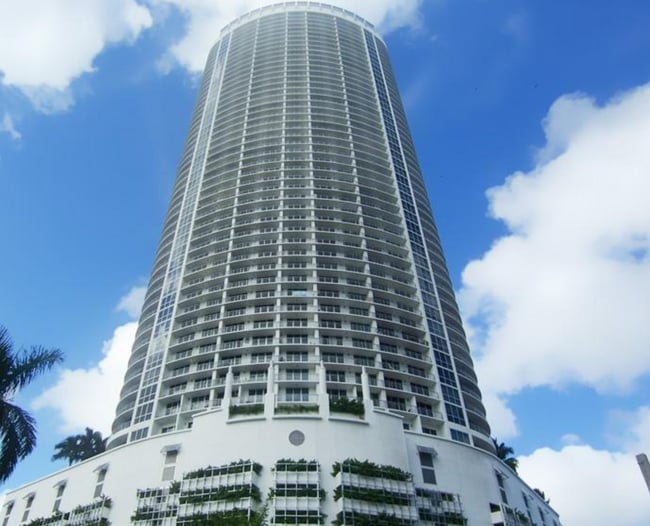 Photo - 31 SE 6th St Unidad 2101