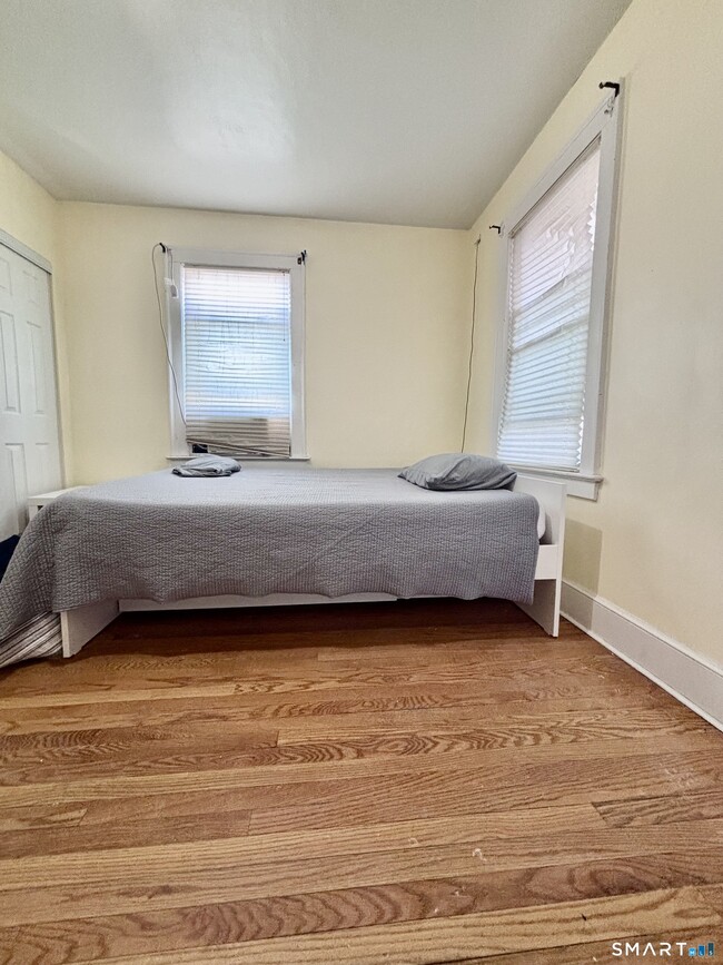 Photo - 324 Curtis St