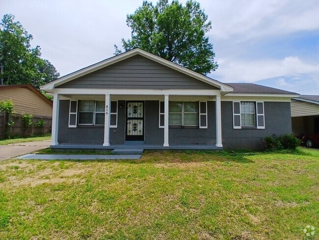 Building Photo - Remolded 3 bedroom 1 bath home - Westwood