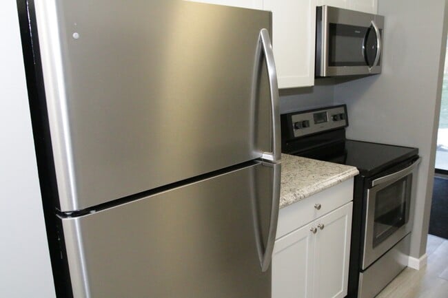 Photo - 30060 W 12 Mile Rd Unit 86