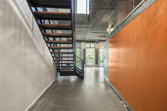 Photo - 123 Luckie St NW Unidad 1503
