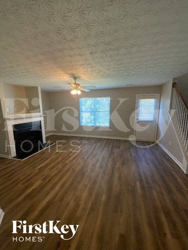 Photo - 7424 Garnet Dr