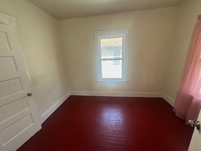 Photo - 14012 Scioto Ave Unidad UP