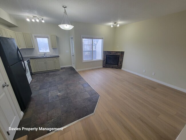 Photo - 171 Brintnell Blvd NW