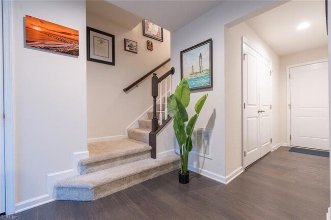 Photo - 605 Brickell Chase