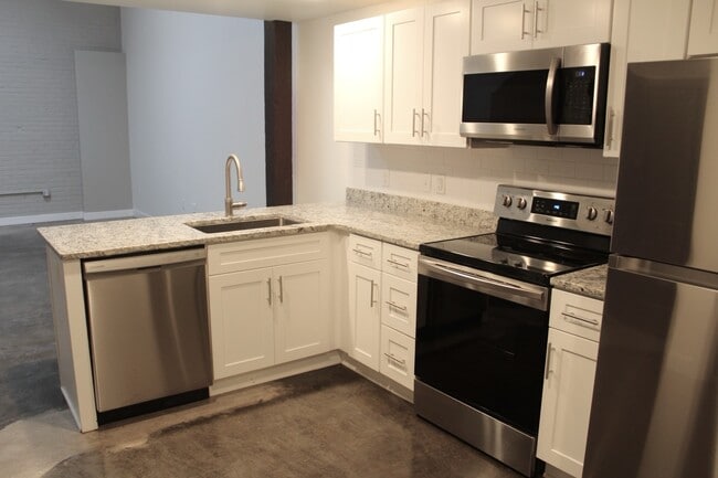 Building Photo - 408 Wellons St Unit 116