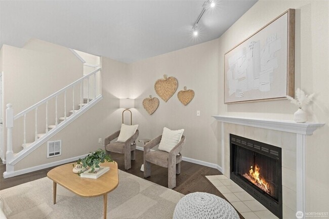 Photo - 10909 Avondale Rd NE