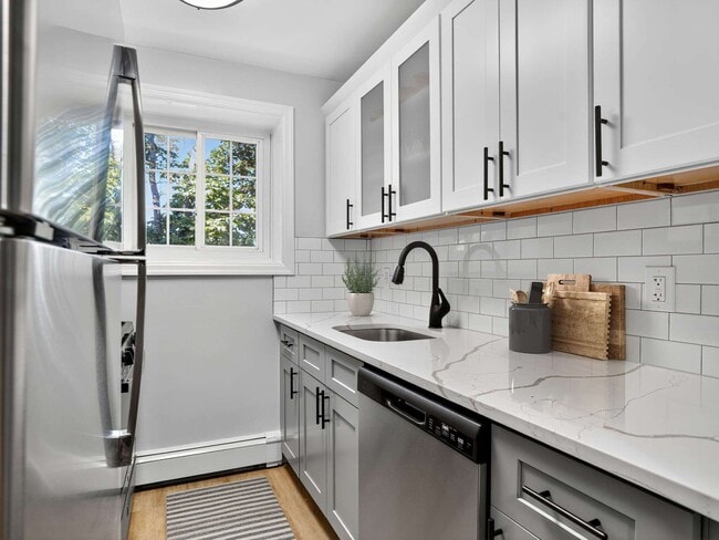 Photo - Eagle Rock Apartments at Carle Place