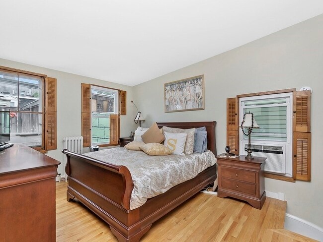 Photo - 50 Green St Unit B