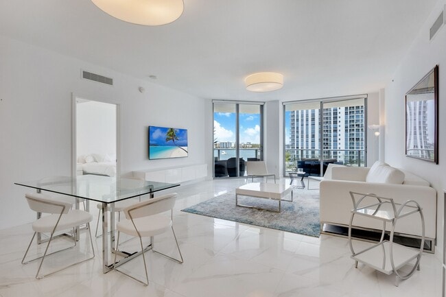Building Photo - 17301 Biscayne Blvd Unit # 605 Rental