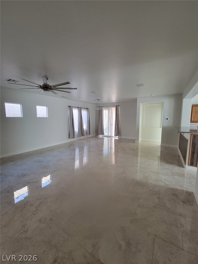 Photo - 2659 Lochleven Way