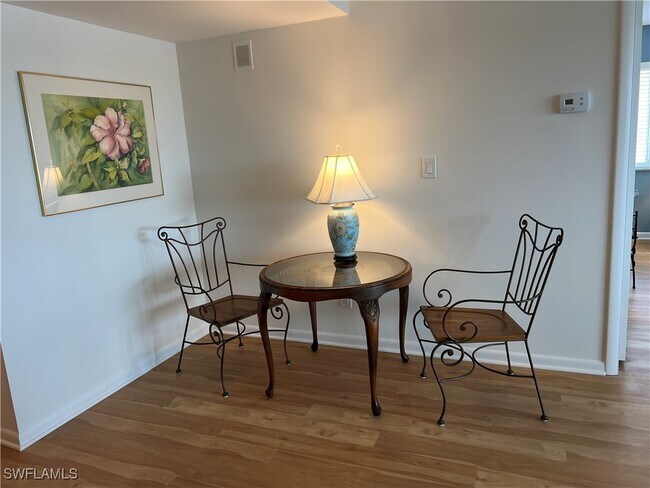 Building Photo - 3420 Gulf Shore Blvd N Unit 51