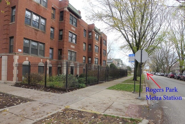 1850 W Lunt Ave Unit 2
