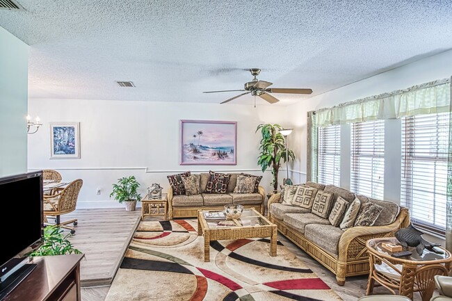 Photo - 5036 SW 9th Pl