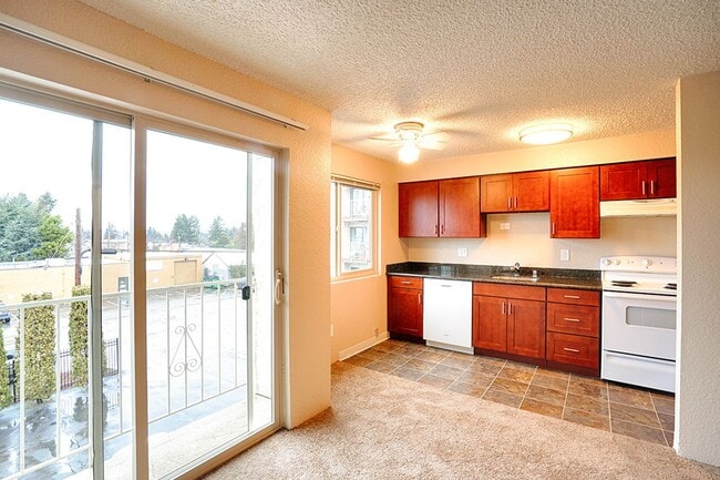 Photo - Imperial Crown Manor Apartments