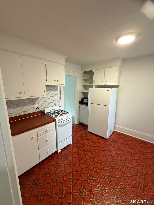 Photo - 582 Kossuth St Unit 3