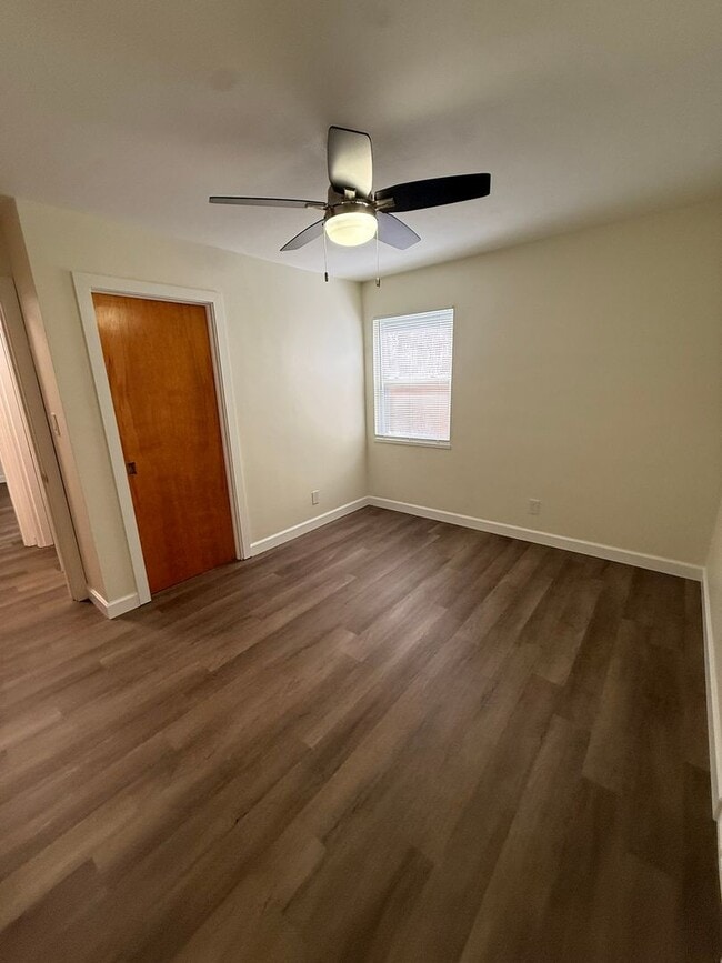 Photo - 631 Hampshire Rd