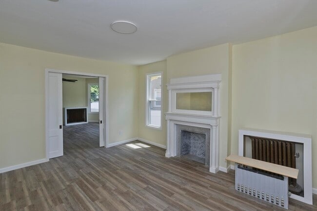 Photo - 205 St James Ave