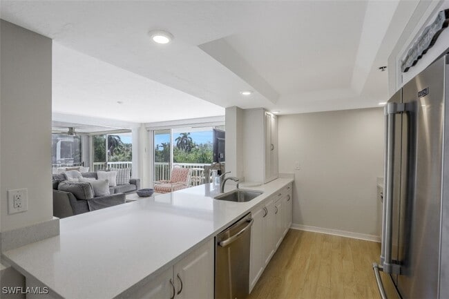 Building Photo - 5501 Heron Point Dr Unit 201