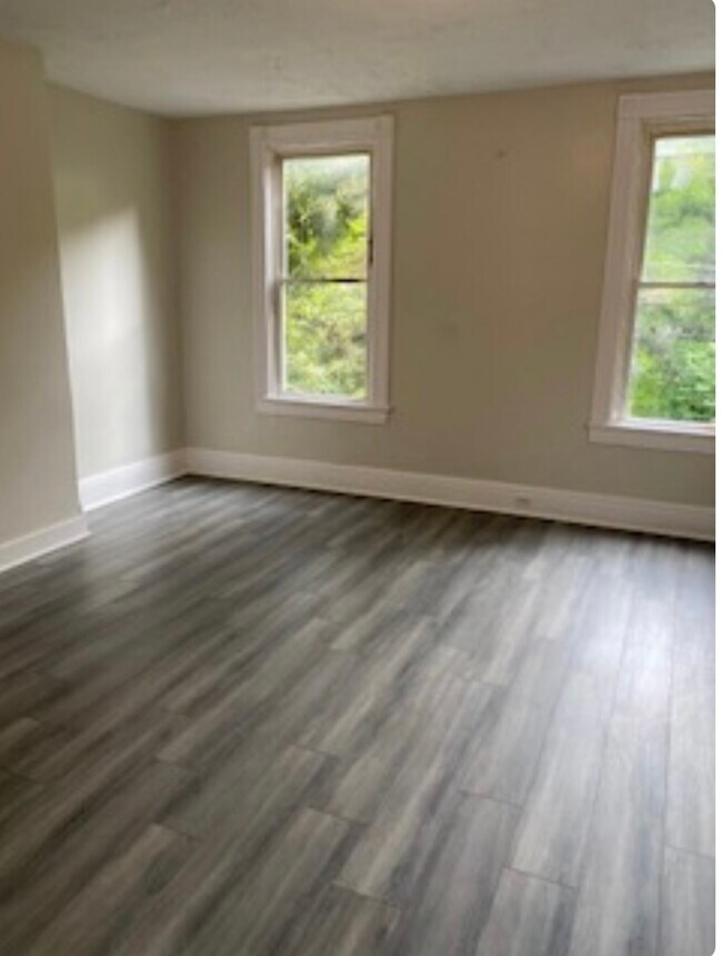 Photo - 261 Emming St Unit 1