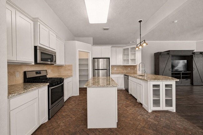 Building Photo - 20822 Figurine Ct