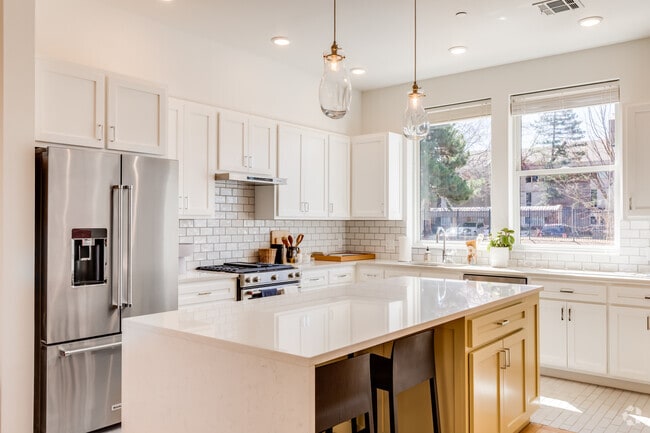 3BR, 2.5BA - 2056SF