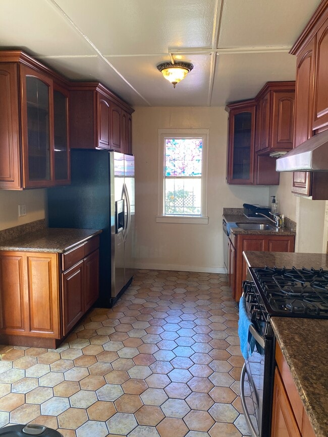 Photo - 813 Wood St