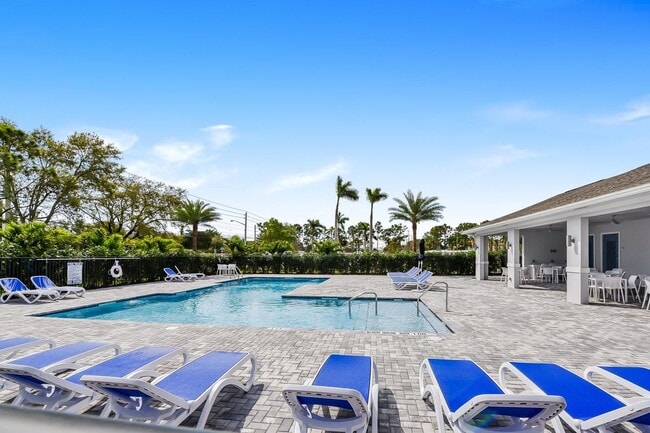 Photo - 4531 Hollister Ave