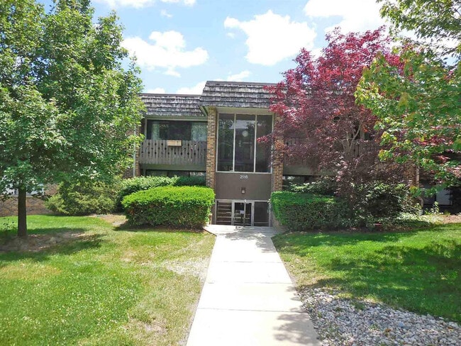 Building Photo - 2116 Pauline Blvd Unit 302