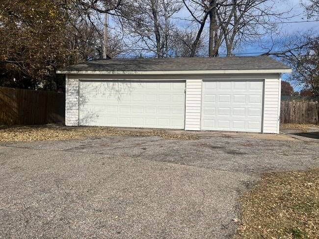 Photo - Spacious 4 Bedroom, 2 Bath Home with 3-Car Garage – Near WSU – Available Now!